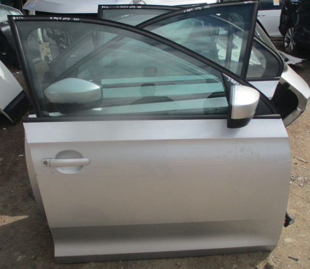 2013 GENUINE SKODA RAPID FRONT RIGHT DRIVER SIDE BARE SHELL DOOR