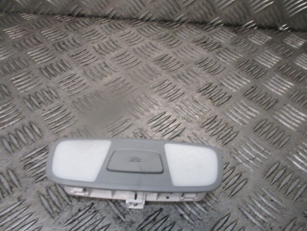 2014 GENUINE AUDI A3 8V REAR INTERIOR ROOF COURTESY READING LIGHT 8V0947111 - Image 2