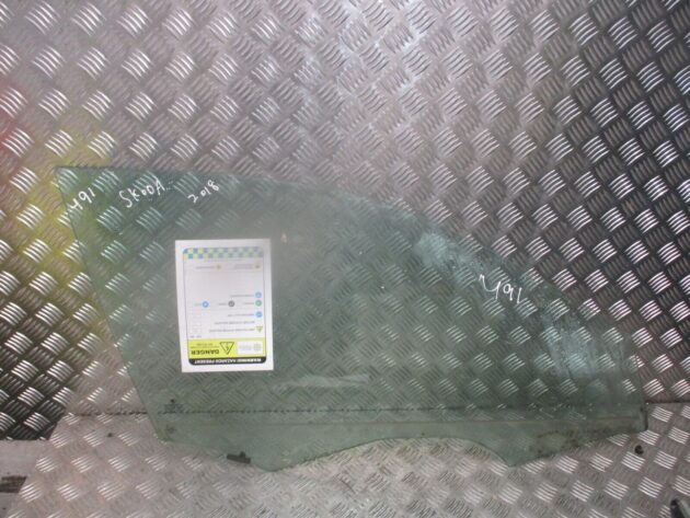 2018 GENUINE SKODA SUPERB FRONT LEFT PASSENGER SIDE DOOR WINDOW GLASS