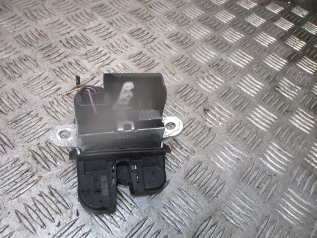 2014 GENUINE VW GOLF MK7 REAR TAILGATE BOOTLID LOOK MECHANISM 5Q0955547A - Image 2