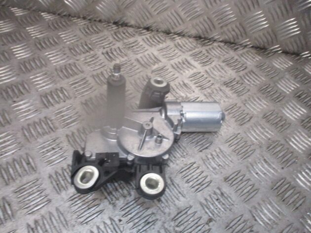 2012 GENUINE VW POLO REAR WINDSCREEN WIPER MOTOR - Image 3