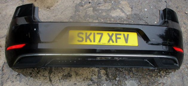 2018 GENUINE VW GOLF MK7.5 REAR COMPLETE BUMPER WITH PARKING SENSOR