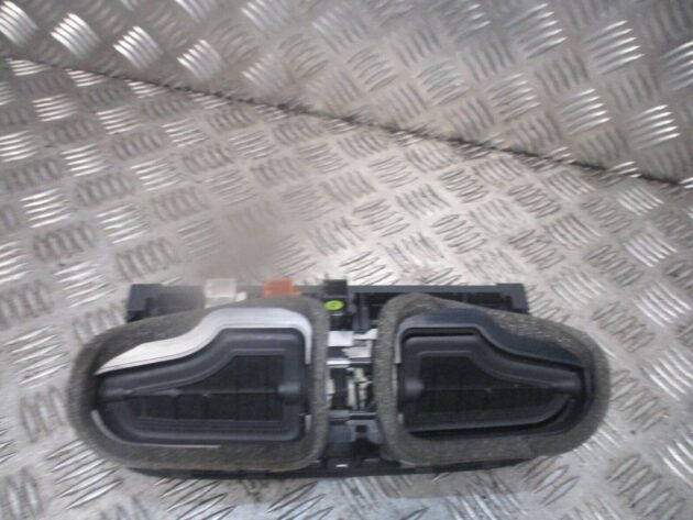 2012 GENUINE VW POLO FRONT CENTRE DASHBOARD HEATER AC AIRVENT 6RF819728 - Image 3