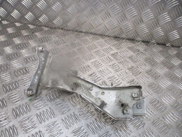 2015 GENUINE AUDI A3 8V FRONT RIGHT DRIVER SIDE WING BRACKET 8V0821168A - Image 3