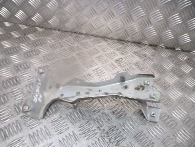 2015 GENUINE AUDI A3 8V FRONT LEFT PASSENGER SIDE WING BRACKET 8V0821167A - Image 2