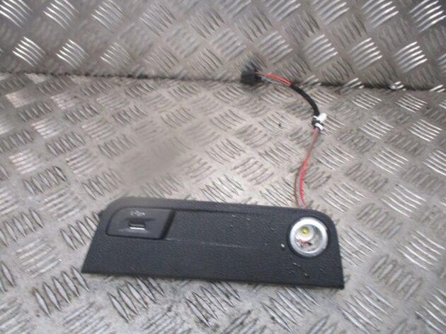 2020 GENUINE AUDI Q2 INTERIOR TRIM WITH USB PORT 81C863263A