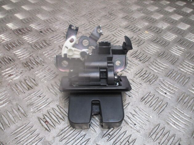 2017 GENUINE AUDI A3 8V REAR TAILGATE BOOT LOCK MECHANISM 8R0827505A
