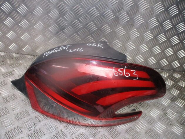 2016 GENUINE PEUGEOT 208 REAR RIGHT DRIVER SIDE TAILLIGHT LAMP 001970320 - Image 2