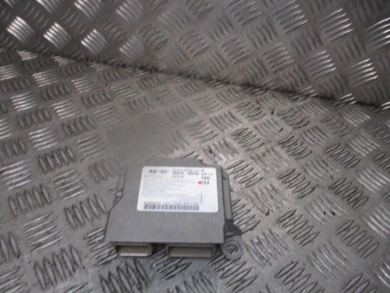 2014 GENUINE HYUNDAI I10 SRS ECU BAG CONTROL MODULE UNIT 95910B9250