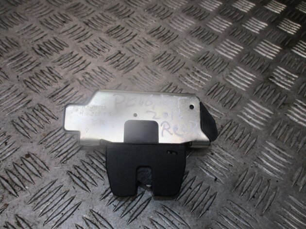 2016 GENUINE PEUGEOT 208 REAR TAILGATE BOOTLID LOCK MECHANISM - Image 2