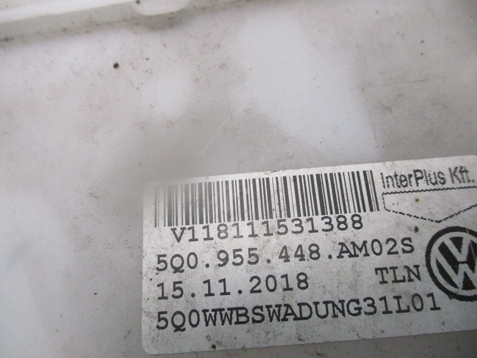 2015 GENUINE AUDI A3 FRONT WINDSCREEN WASHER BOTTLE 5Q0955448 - Image 4