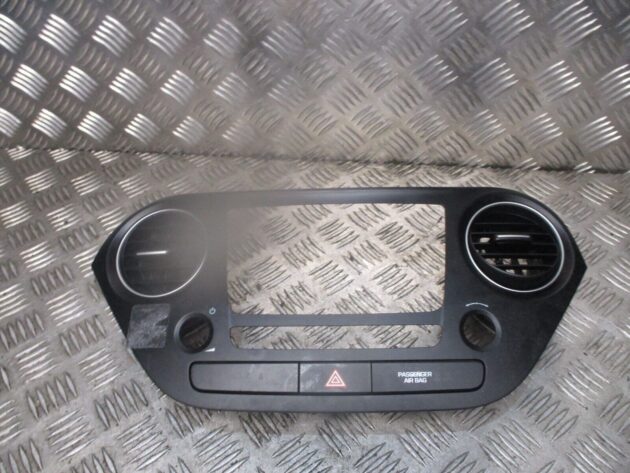 2014 GENUINE HYUNDAI I10 FRONT CENTRE DASHBOARD HEATER AC AIRVENTS 84740B4900 - Image 2