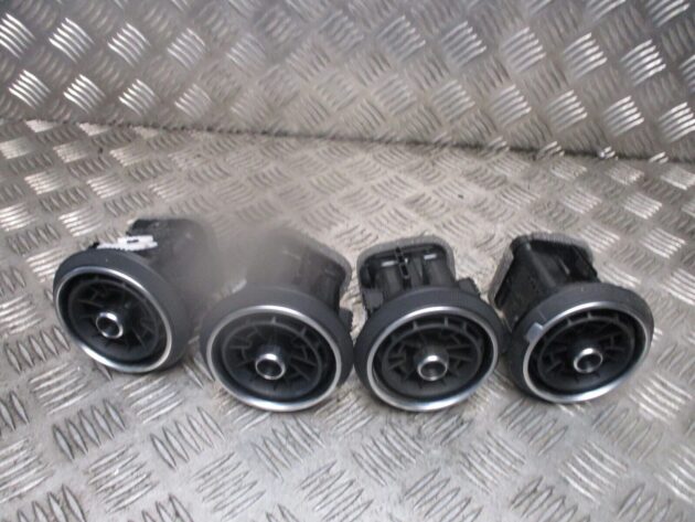 2020 GENUINE AUDI Q2 FRONT CENTRE HEATER AC DASHBOARD 4X AIRVENTS 81A820901A - Image 2