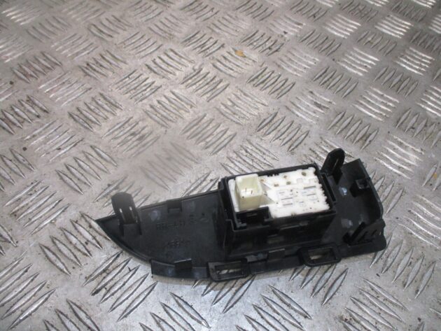 2012 GENUINE TOYOTA PRIUS REAR LEFT PASSENGER SIDE WINDOW SWITCH 74272-47060 - Image 3