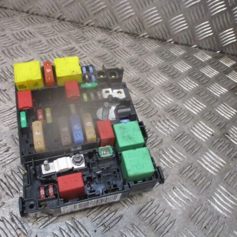 2016 GENUINE PEUGEOT 208 FUSE BOX RELAY CONTROL MODULE UNIT 9804848480