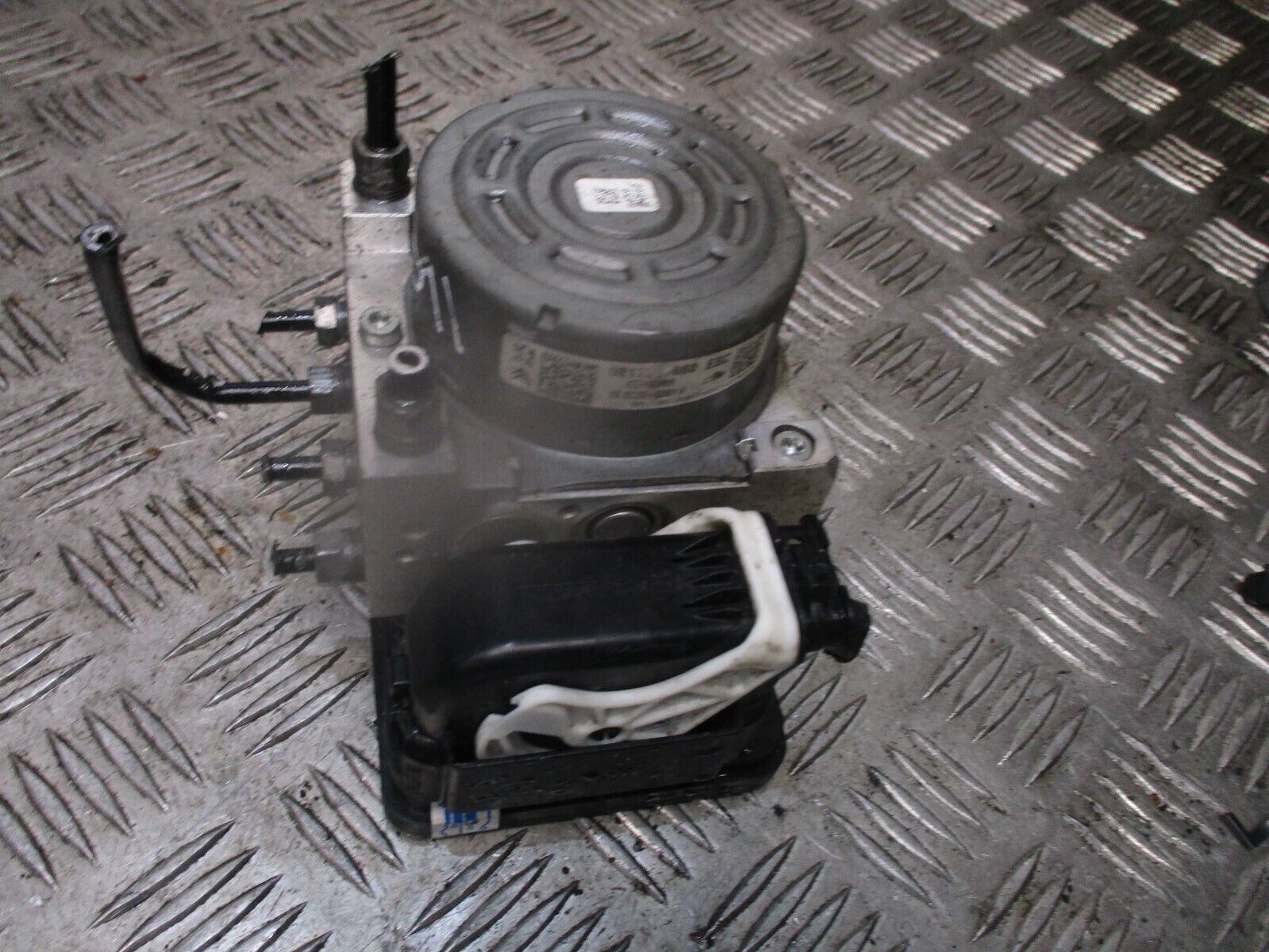 2016 GENUINE PEUGEOT 208 ABS PUMP CONTROL MODULE UNIT 9817031680 - Image 2