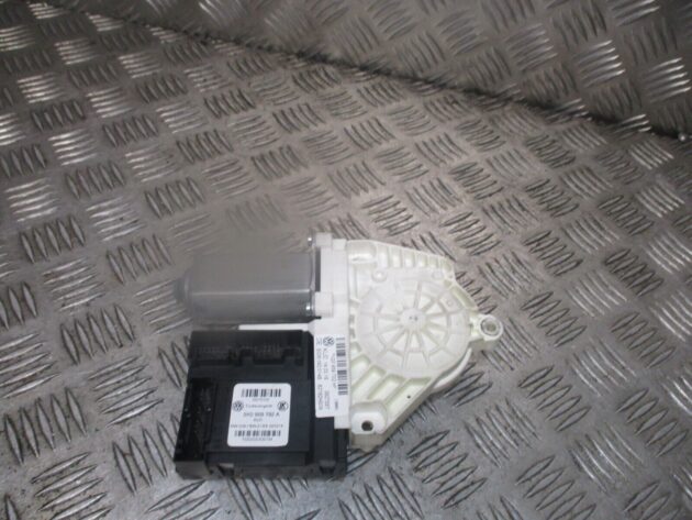2012 GENUINE VW SCIROCCO FRONT LEFT PASSENGER SIDE DOOR WINDOW MOTOR 1Q0959702H - Image 2
