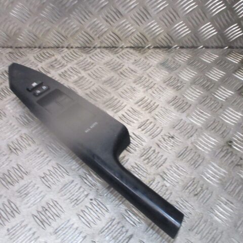 2015 GENUINE LEXUS CT200 FRONT RIGHT DRIVER SIDE WINDOW SWITCH 8404033080