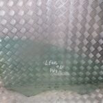 2016 GENUINE SEAT LEON FRONT RIGHT DRIVER SIDE DOOR WINDOW GLASS