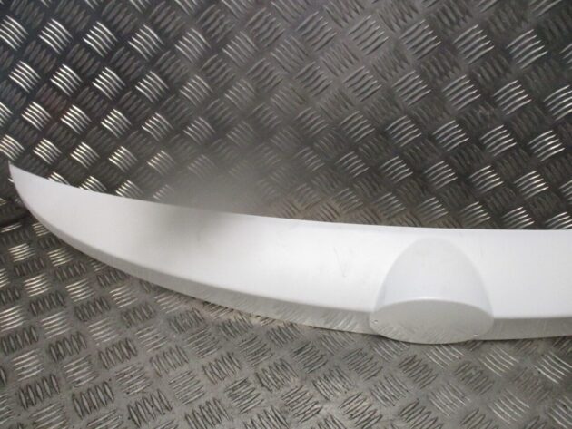 2014 GENUINE TOYOTA AURIS REAR EXTERIOR TAILGATE BOOTLID TRIM PANEL 7681102790 - Image 2