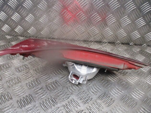 2014 GENUINE TOYOTA AURIS REAR RIGHT DRIVER SIDE INNER TAILLIGHT LAMP - Image 3