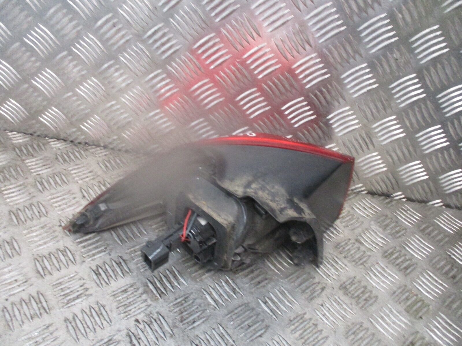 2015 GENUINE VW GOLF MK7 REAR RIGHT DRIVER SIDE BODY TAILLIGHT LAMP 5G0945096M - Image 3