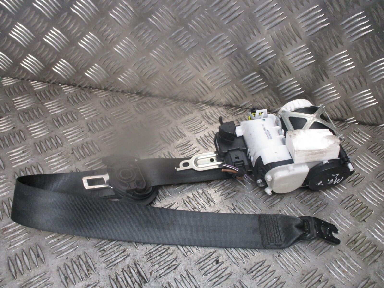 2015 GENUINE VW GOLF MK7 FRONT LEFT PASSENGER SIDE SEAT BELT 5G4857705N