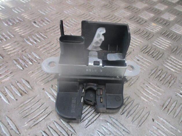 2015 GENUINE SEAT LEON FR HATCHBACK TAILGATE BOOT LOCK CATCH 5F4827505C - Image 2