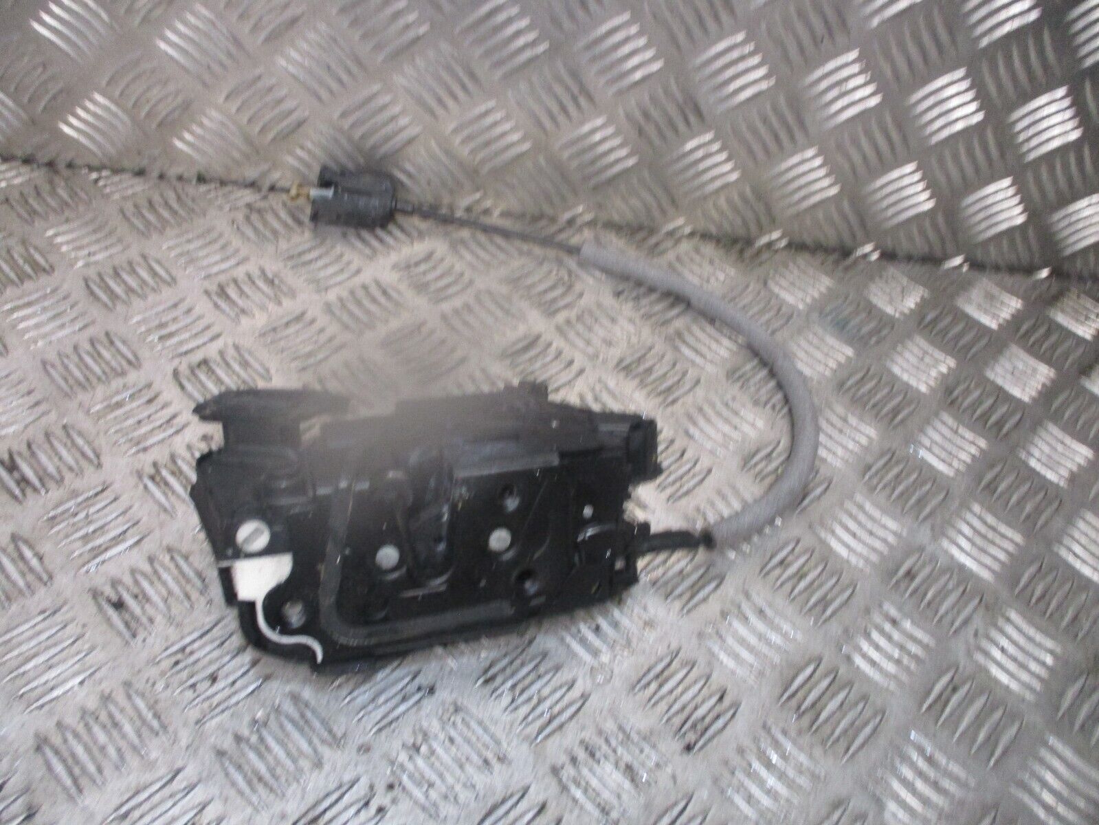 2015 VW GOLF MK7 REAR LEFT PASSENGER SIDE DOOR LOCK MECHANISM 5K4839015R OEM - Image 3