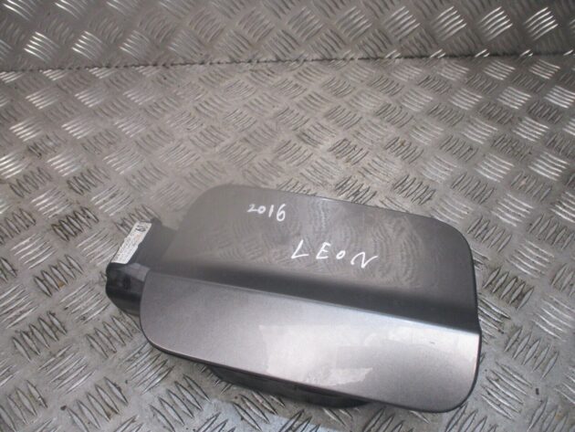 2016 GENUINE SEAT LEON FR REAR FUEL FILLER FLAP CAP COVER 5Q0955448A - Image 2