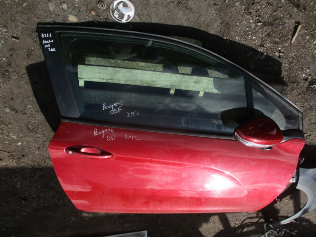 2012 GENUIINE PEUGEOT 208 3DR FRONT RIGHT DRIVER SIDE BARE DOOR IN GOOD CONDITIO