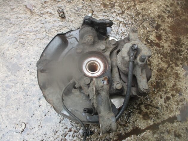 2014 GENUINE TOYOTA AURIS 1.4 TDI DIESEL FRONT RIGHT DRIVER SIDE HUB OSF - Image 3