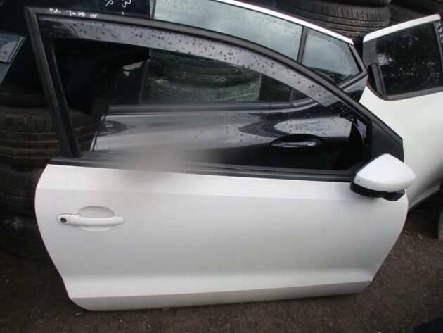 2013 GENUINE VW POLO FRONT RIGHT DRIVER SIDE BARE SHELL DOOR OSF - Image 2