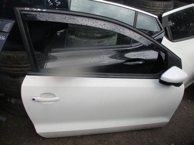 2013 GENUINE VW POLO FRONT RIGHT DRIVER SIDE BARE SHELL DOOR OSF - Image 3