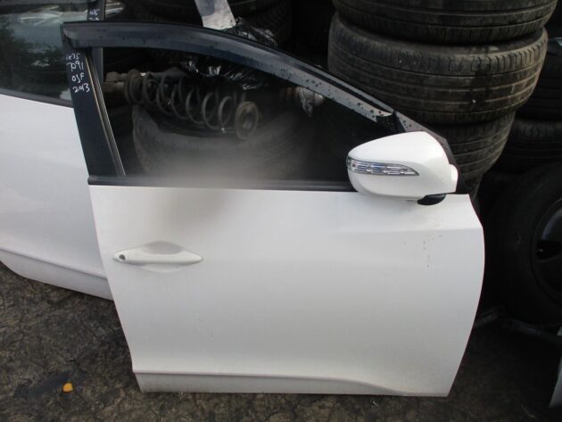 2013 GENUINE HYUNDAI IX35 FRONT RIGHT DRIVER SIDE BARE SHELL DOOR OSF - Image 2