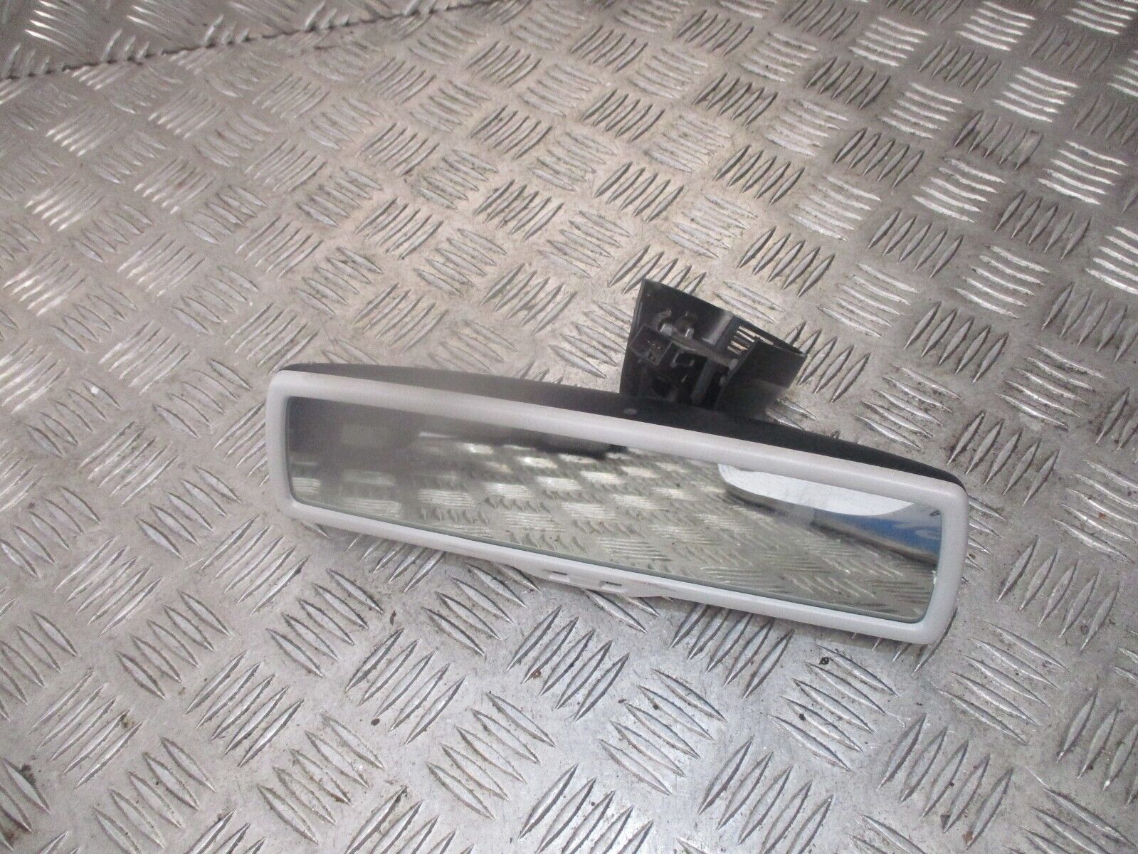 2014 GENUINE VW GOLF MK7 INTERIOR REAR VIEW MIRROR 7N0857511L