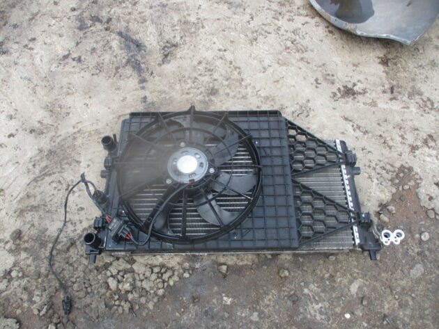 2011 GENUINE VW POLO 6R 1.2 PETROL RADIATOR RAD PACK - Image 2