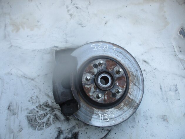 2013 GENUINE HYUNDAI IX35 1.7TDI DIESEL FRONT LEFT PASSENGER SIDE WHEEL HUB NSF - Image 2