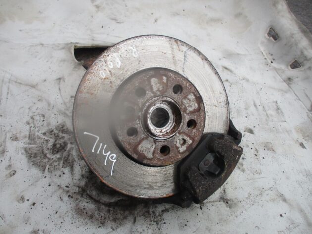 2012 GENUINE VW POLO 1.2 PETROL FRONT RIGHT DRIVER SIDE WHEEL HUB OSF - Image 2