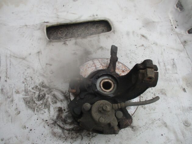 2012 GENUINE VW POLO 1.2 PETROL FRONT LEFT PASSENGER SIDE WHEEL HUB NSF - Image 3