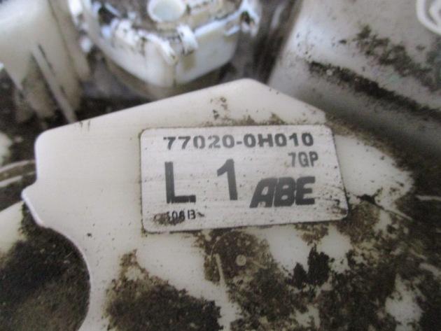 2007 GENUINE TOYOTA AYGO IN TANK FUEL PUMP SENDER UNIT 77020-0H010 - Image 2