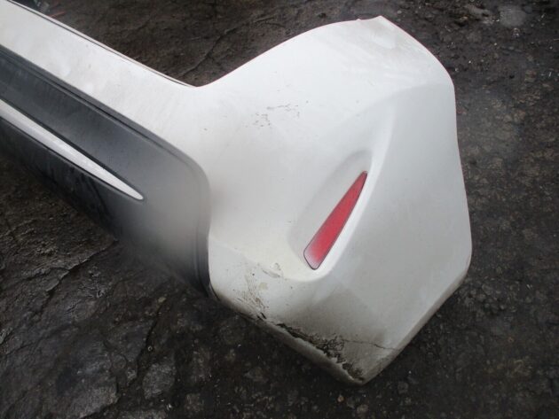 2014 GENUINE TOYOTA AURIS ESTATE REAR COMPLETE BUMPER - Image 3