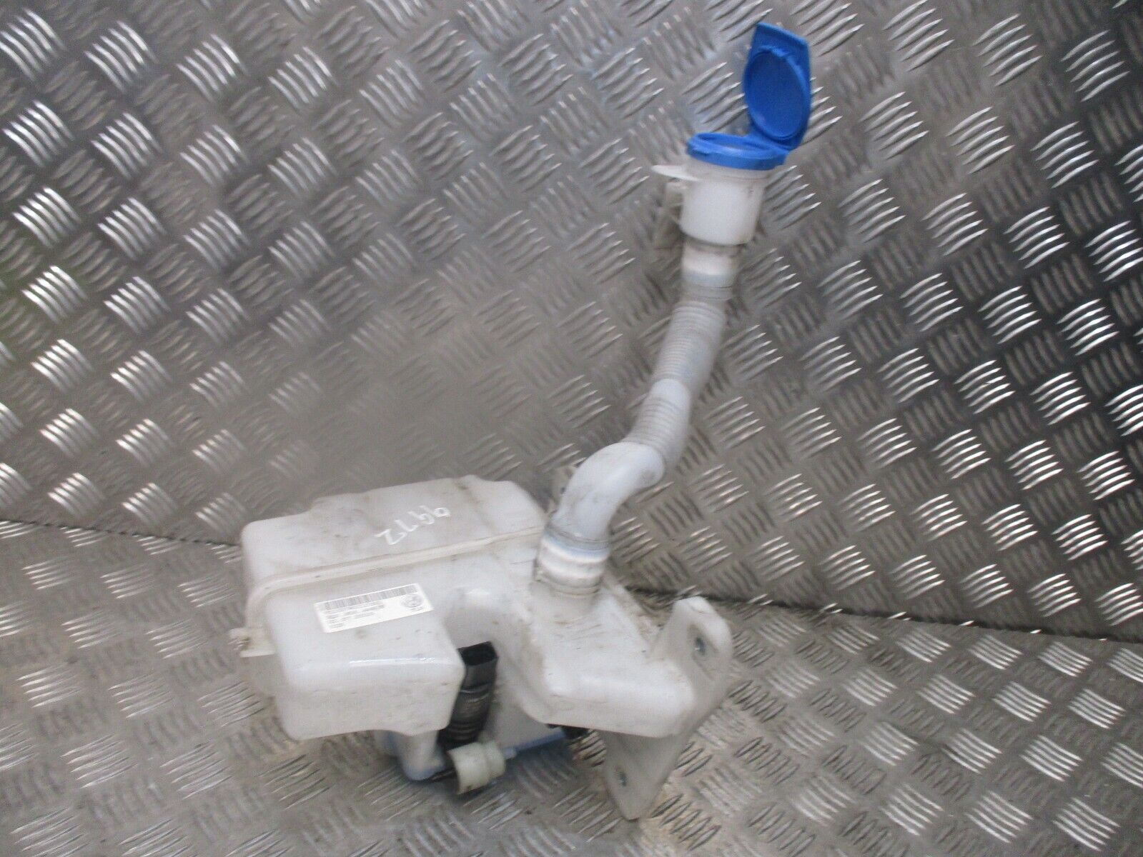 2015 GENUINE VW PASSAT B8 ESTATE FRONT WINDSCREEN WASHER BOTTLE 3Q0955448B