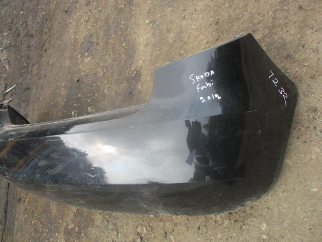 2012 GENUINE SKODA FABIA REAR BUMPER - Image 2