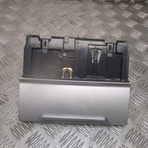 2015 GENUINE VW PASSAT B8 STORAGE COMPARTMENT CENTRE CONSOLE 3G2863284