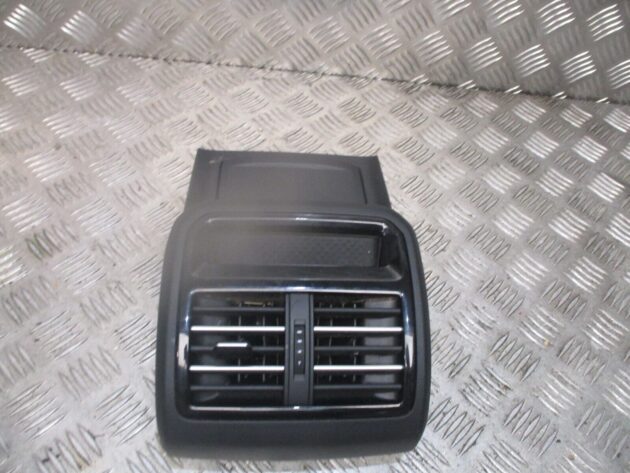 2015 GENUINE VW PASSAT B8 REAR CENTRE CONSOLE AIRVENTS 3G0864131 - Image 3
