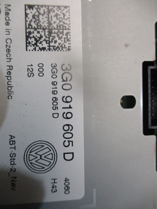 2015 VW PASSAT B8 MMI RADIO MEDIA INFOTAINMENT SCREEN 3Q0035874A 3G0919605D - Image 5