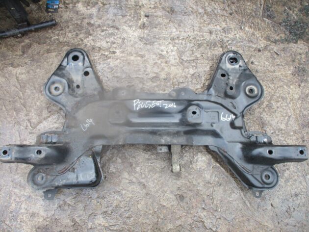 2016 GENUINE PEUGEOT 1.2 PETROL FRONT SUBFRAME - Image 2