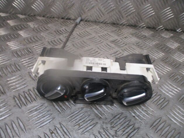 2016 GENUINE AUDI A1 8X HEATER AC CLIMATE CONTROL SWITCH PANEL 8XA820045A - Image 2