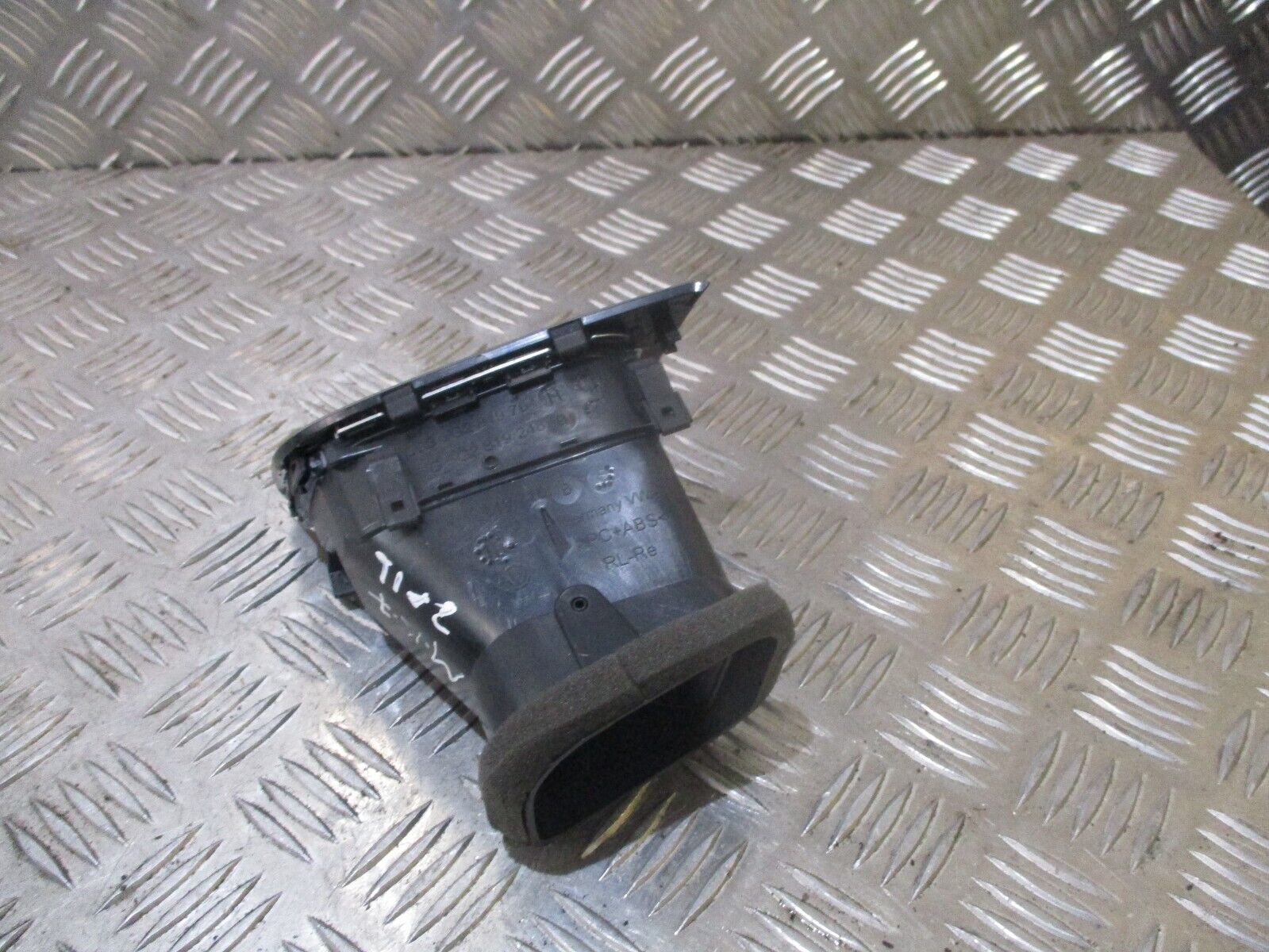 2015 GENUINE VW GOLF MK7 RIGHT DRIVER SIDE AIRVENT 5G2819704H - Image 3